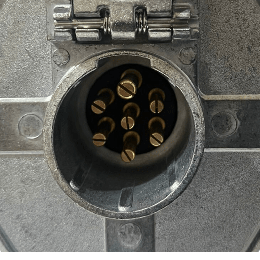 Hembra De 7 Líneas Con Térmicos De 30Amp 15763