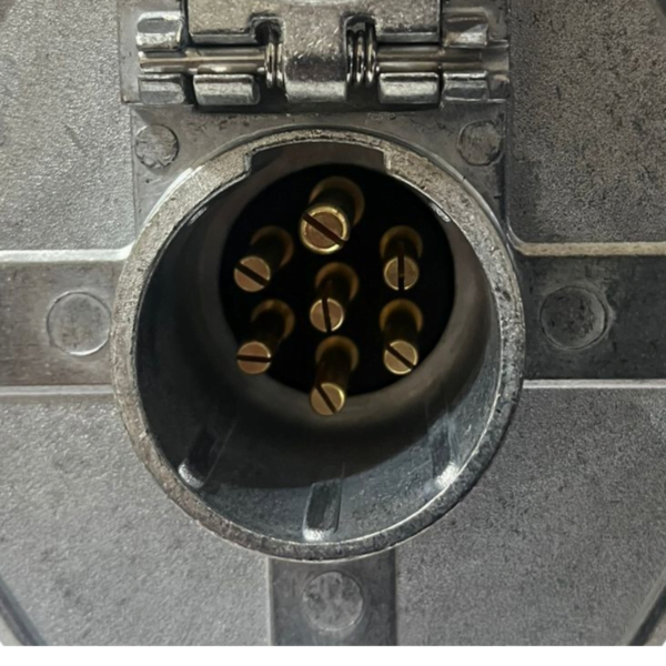 Hembra De 7 Líneas Con Térmicos De 30Amp 15763 - Image 4