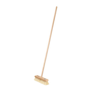 Cepillo Con Cerdas De Ixtle Mango De Madera 48"