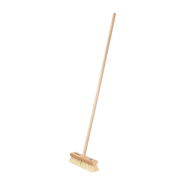 Cepillo Con Cerdas De Ixtle Mango De Madera 48"